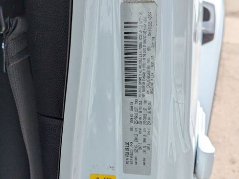 Used 2019 Jeep Wrangler Unlimited Sahara AWD/4WD image 16