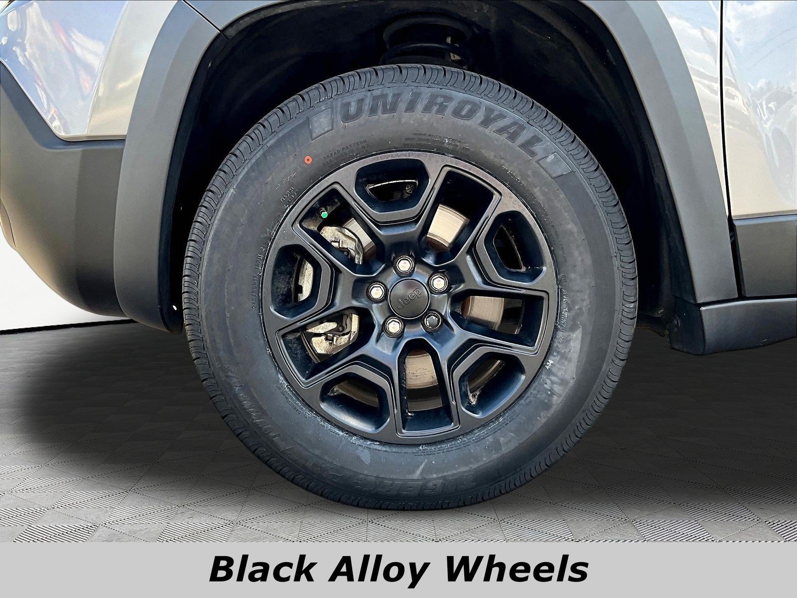 Used 2022 Jeep Cherokee Trailhawk w/ Trailer Tow Group AWD/4WD image 33