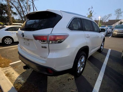 Used 2015 Toyota Highlander Limited w/ Driver Technology Package image 8