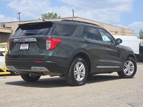 Used 2022 Ford Explorer XLT w/ Equipment Group 202A AWD/4WD image 15