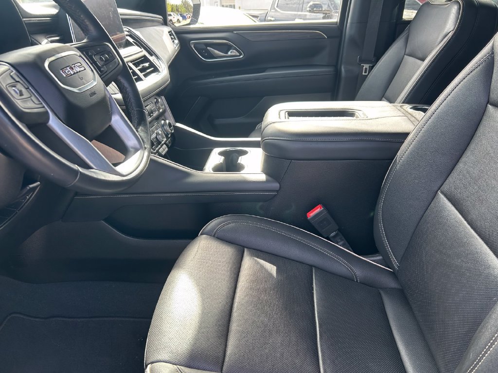 Used 2023 GMC Yukon XL SLT AWD/4WD image 11