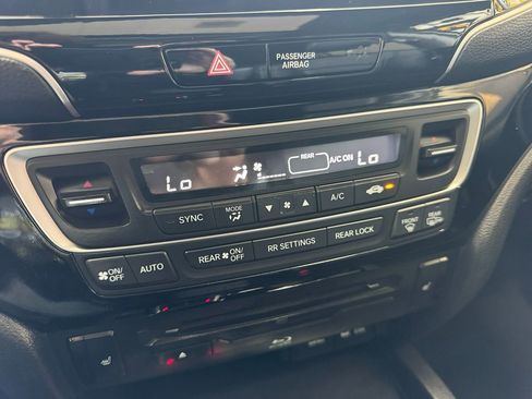 Used 2019 Honda Pilot Touring image 34