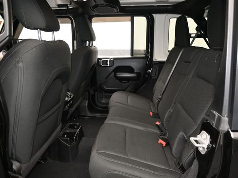 Used 2020 Jeep Wrangler Unlimited Sport S image 31