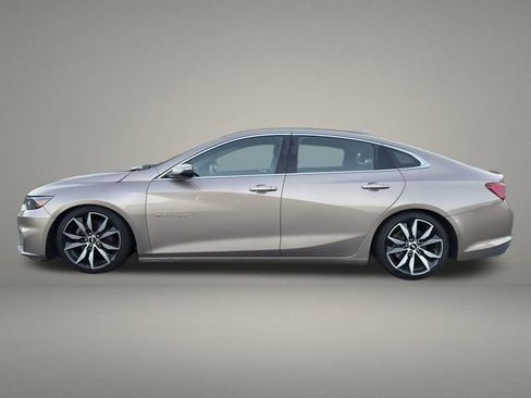 Used 2018 Chevrolet Malibu LT image 2