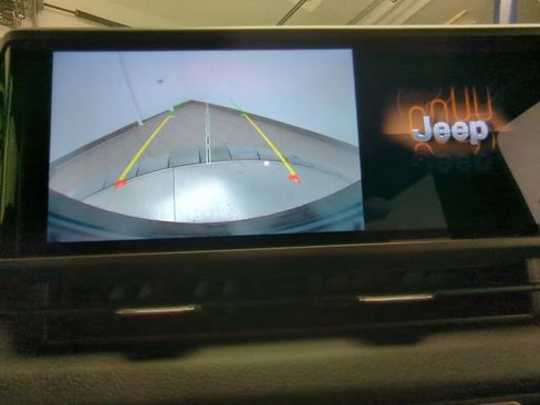 Used 2025 Jeep Wrangler Sport AWD/4WD image 12