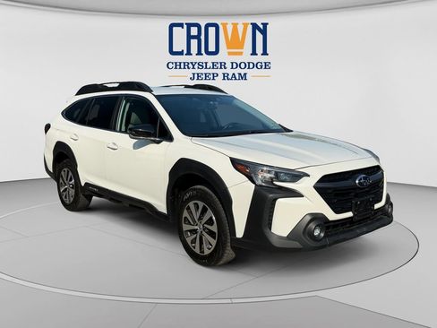Used 2023 Subaru Outback Premium AWD/4WD image 1