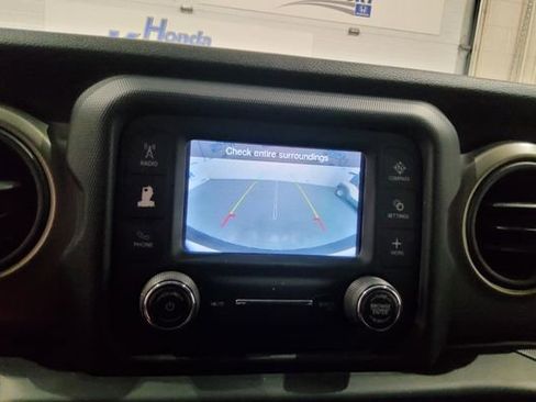 Used 2018 Jeep Wrangler Unlimited Sport S AWD/4WD image 30