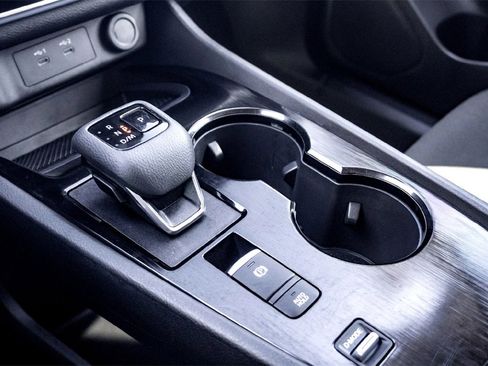 Used 2025 Nissan Rogue S image 25