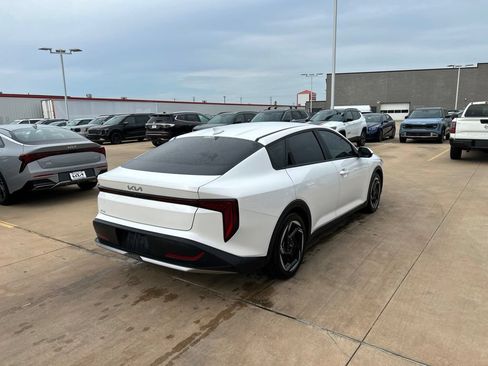 Used 2025 Kia K4 EX FWD image 3