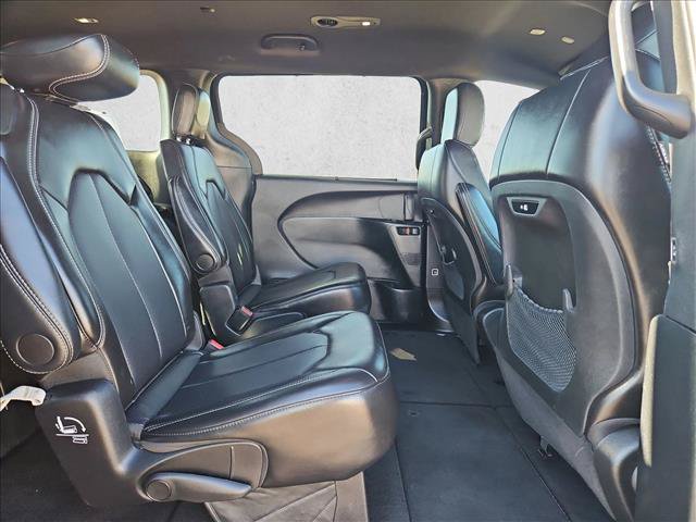 Used 2025 Chrysler Pacifica Select FWD image 24