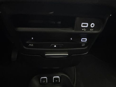 Used 2020 Chrysler Pacifica Limited FWD image 45