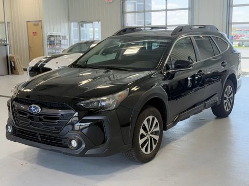 Used 2025 Subaru Outback Premium AWD/4WD image 6