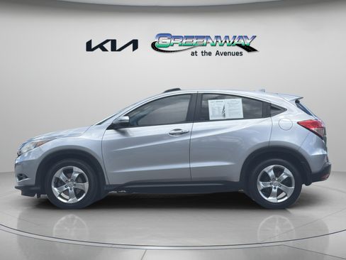 Used 2017 Honda HR-V EX image 3