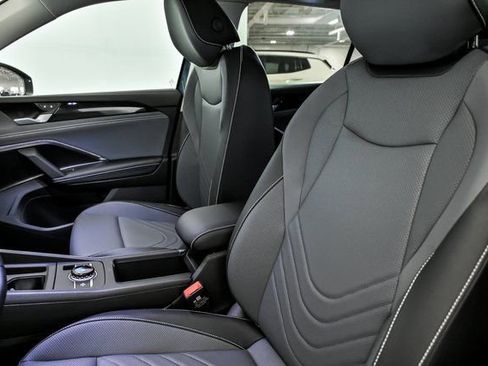 New 2026 Volkswagen Tiguan SE image 7