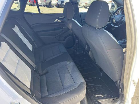 Used 2024 Chevrolet Trax RS image 16