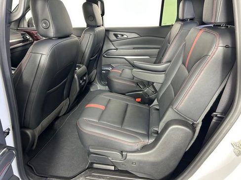 Used 2024 Chevrolet Traverse RS image 16