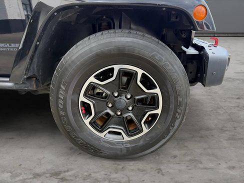 Used 2016 Jeep Wrangler Unlimited Rubicon AWD/4WD image 45