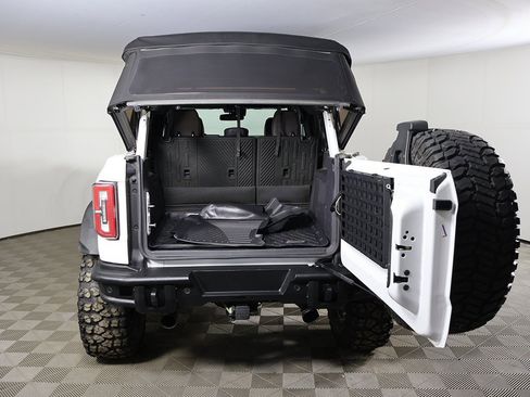 Used 2022 Ford Bronco Badlands image 15