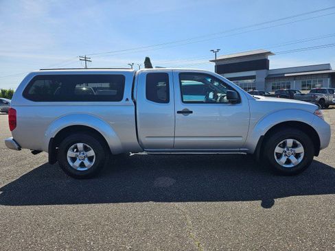 Used 2012 Nissan Frontier SV w/ SV Premium Utility Pkg AWD/4WD image 2