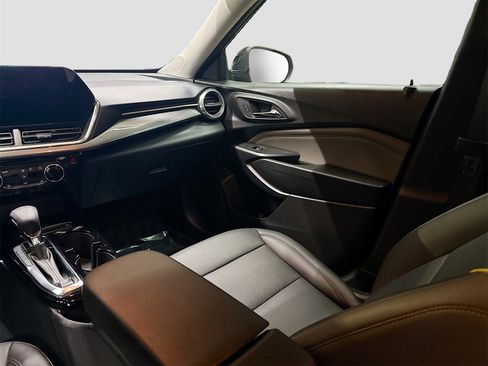 Used 2024 Chevrolet Trax ACTIV w/ Driver Confidence Package image 23