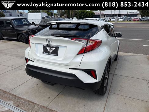 Used 2019 Toyota C-HR XLE FWD image 7