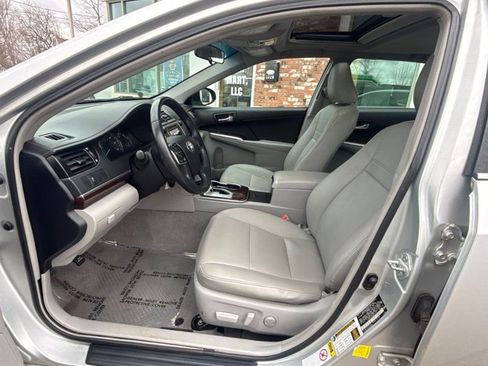 Used 2013 Toyota Camry XLE image 8
