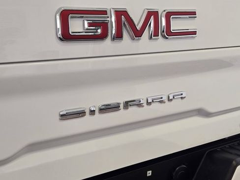 Used 2024 GMC Sierra 2500 AT4 w/ AT4 Premium Plus Package AWD/4WD image 10
