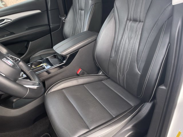 Used 2024 Buick Envision Avenir AWD/4WD image 11