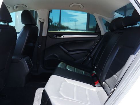 Used 2015 Volkswagen Passat 1.8T SE image 30