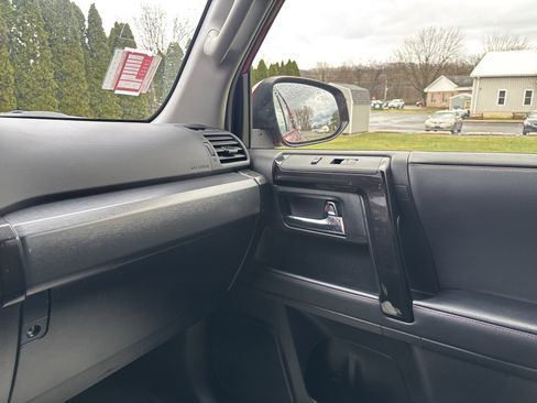 Used 2024 Toyota 4Runner TRD Off-Road image 23