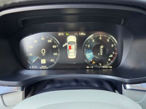 Used 2020 Volvo S60 T5 Momentum image 24