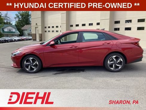 Used 2023 Hyundai Elantra SEL w/ Convenience Package FWD image 4