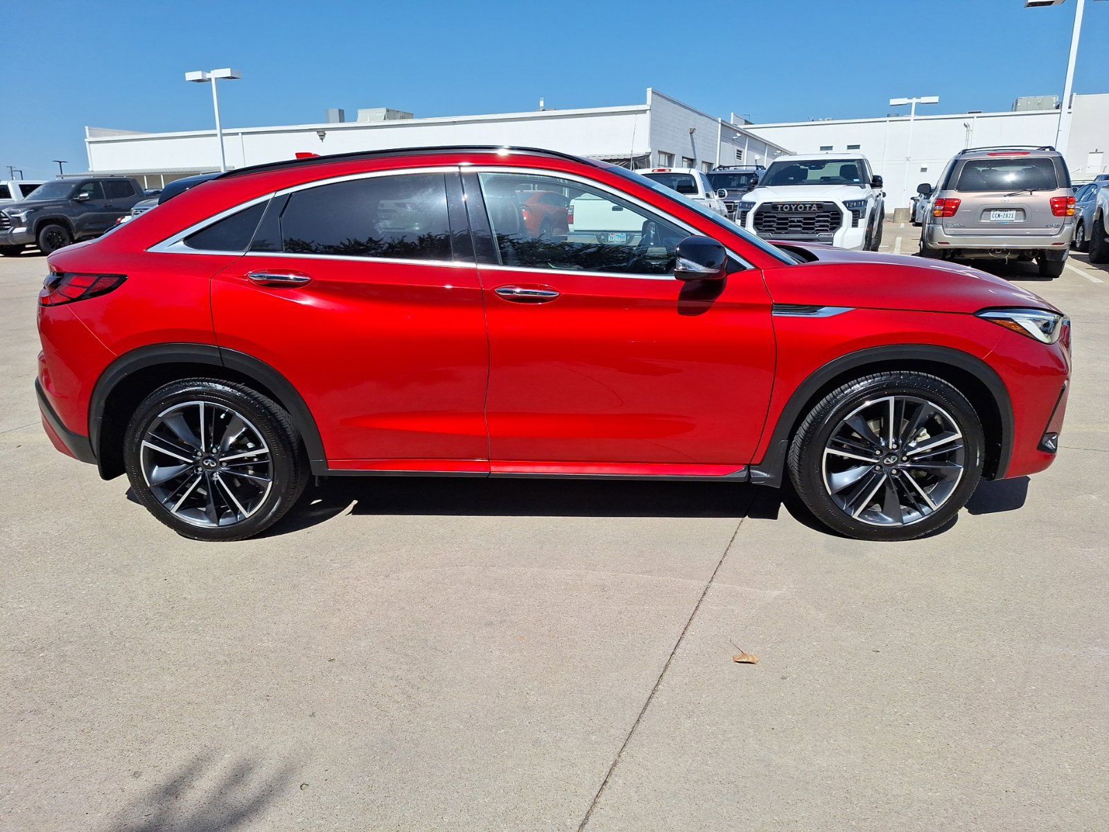 Used 2023 INFINITI QX55 Sensory w/ Lighting Package AWD/4WD image 7