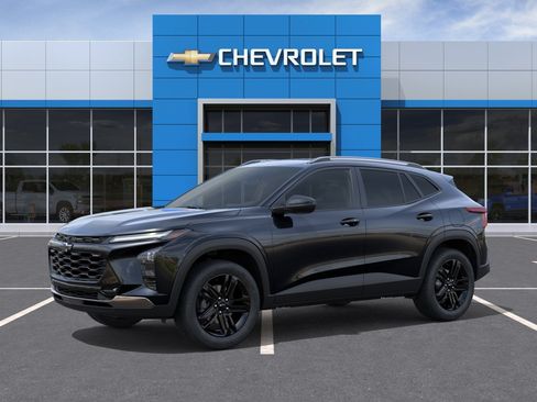 New 2026 Chevrolet Trax ACTIV w/ Sunroof Package FWD image 3