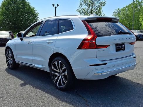 Used 2023 Volvo XC60 T8 Ultimate w/ Climate Package AWD/4WD image 4