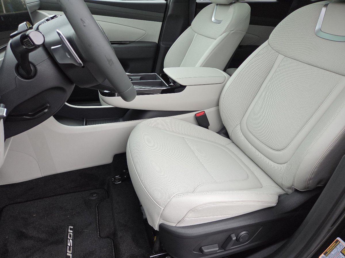 New 2026 Hyundai Tucson Limited AWD/4WD image 32