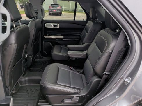 Used 2022 Ford Explorer Limited w/ Equipment Group 301A RWD image 38