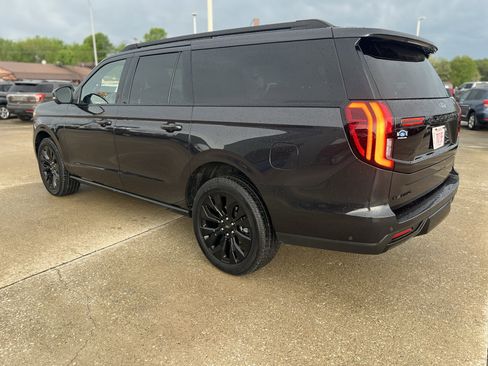 Used 2025 Ford Expedition Max Platinum w/ Stealth Appearance Package AWD/4WD image 8