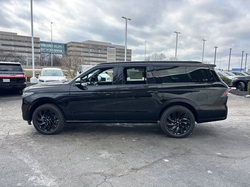 New 2026 Lincoln Navigator L Reserve image 4