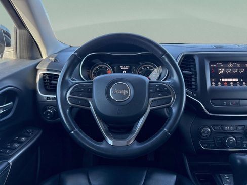 Used 2019 Jeep Cherokee Latitude Plus image 11