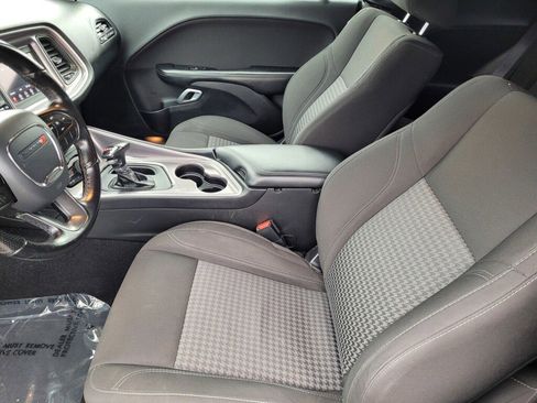 Used 2020 Dodge Challenger SXT w/ Blacktop Package image 14