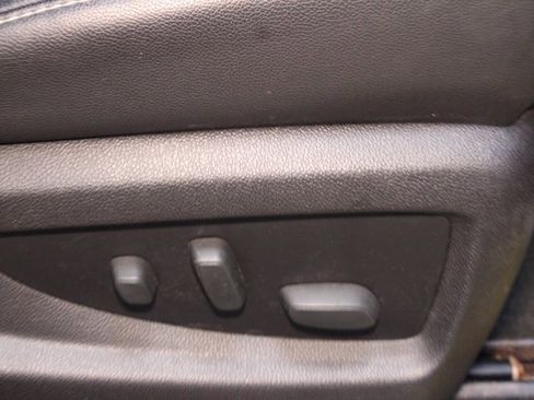 Used 2017 GMC Yukon XL SLT image 12