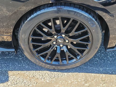 Used 2019 Ford Mustang GT Premium w/ GT Performance Package RWD image 9