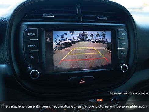 Used 2023 Kia Soul LX w/ LX Technology Package image 21