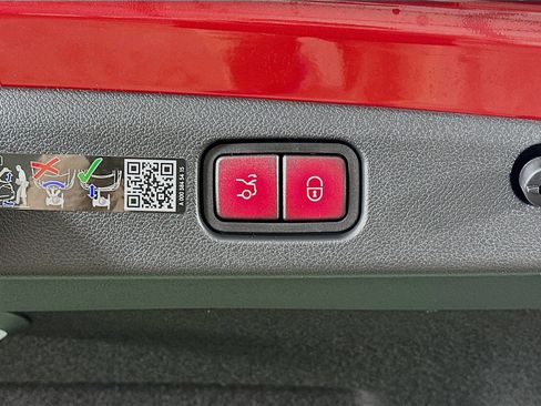 Certified 2026 Mercedes-Benz E 350 4MATIC Sedan image 36