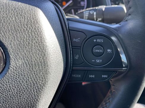 Used 2022 Toyota Camry SE image 33