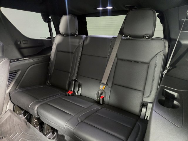 Used 2024 GMC Yukon Denali w/ Advanced Technology Package AWD/4WD image 19