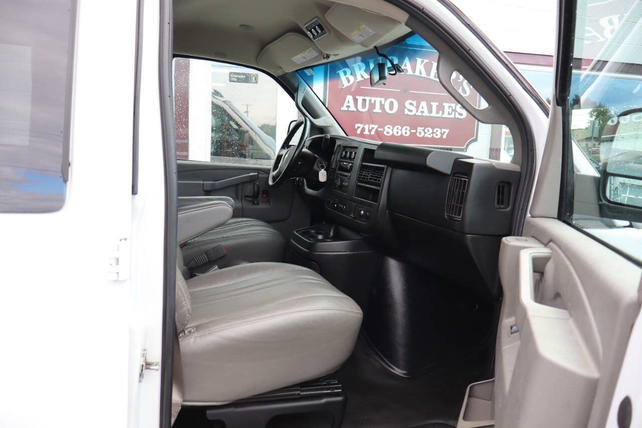 Used 2018 Chevrolet Express 2500 LS w/ Driver Convenience Package RWD image 6