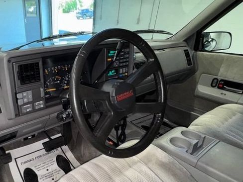 Used 1993 Chevrolet Suburban 4WD image 19