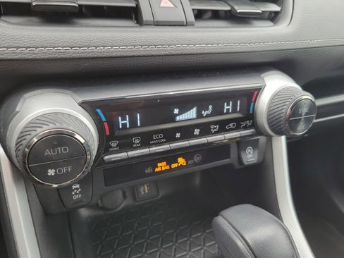 Certified 2023 Toyota RAV4 XLE image 32